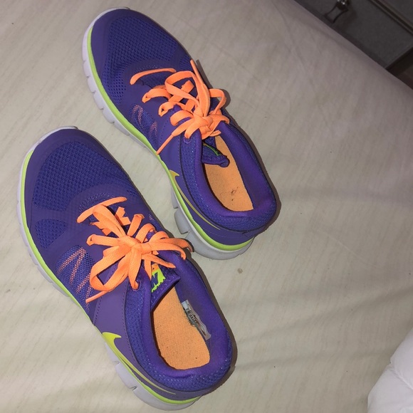 Nike running shoes - Picture 3 of 5